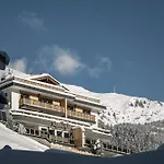 Jagdhof Pure Mountain Tux