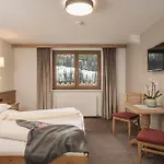 Jagdhof Pure Mountain Apartman Tux
