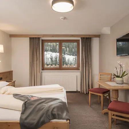 Jagdhof Pure Mountain Apartment Tux