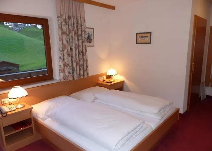 Jagdhof Pure Mountain Tux