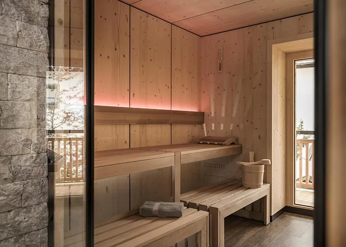 Jagdhof Pure Mountain Tux